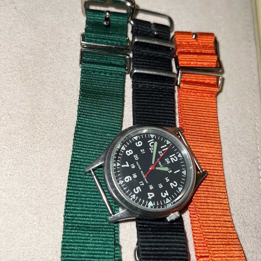 Timex Water Resistant Watch circa 2008 with 3 changeable bands